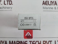 Lot Of 5X Xb4-bp35 Iec/En60947-5-1 Push Button Switch Xb4-be101