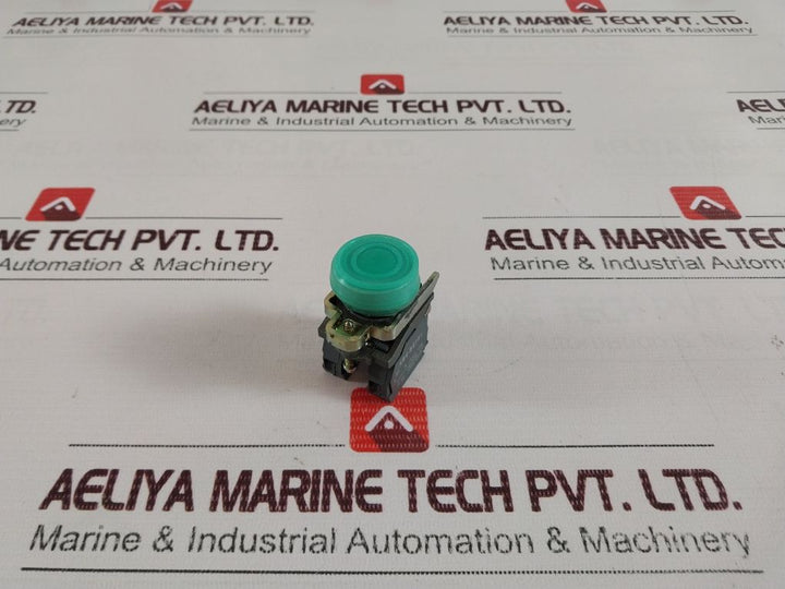 Lot Of 5X Xb4-bp35 Iec/En60947-5-1 Push Button Switch Xb4-be101
