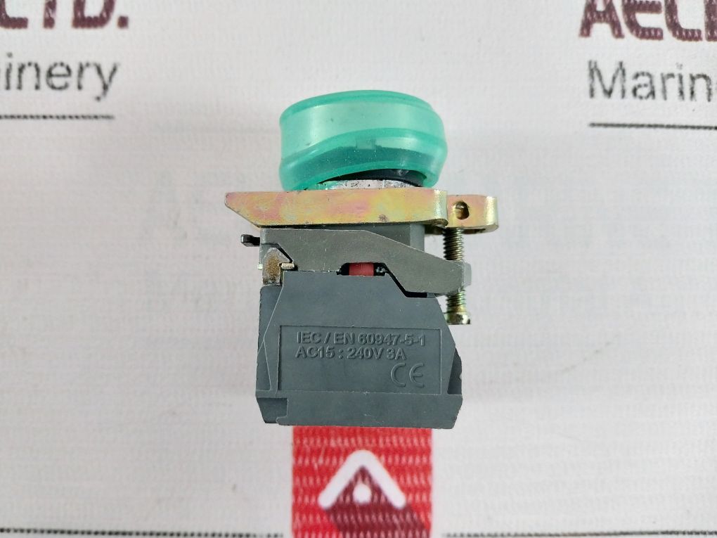 Lot Of 5X Xb4-bp35 Iec/En60947-5-1 Push Button Switch Xb4-be101