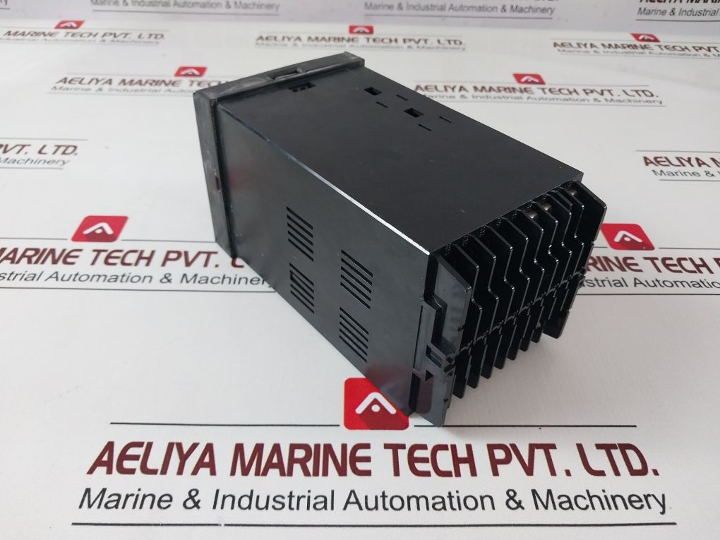 Yamatake-honeywell Sdc200 Digital Temperature Controller Sdc2005Gc01A00001