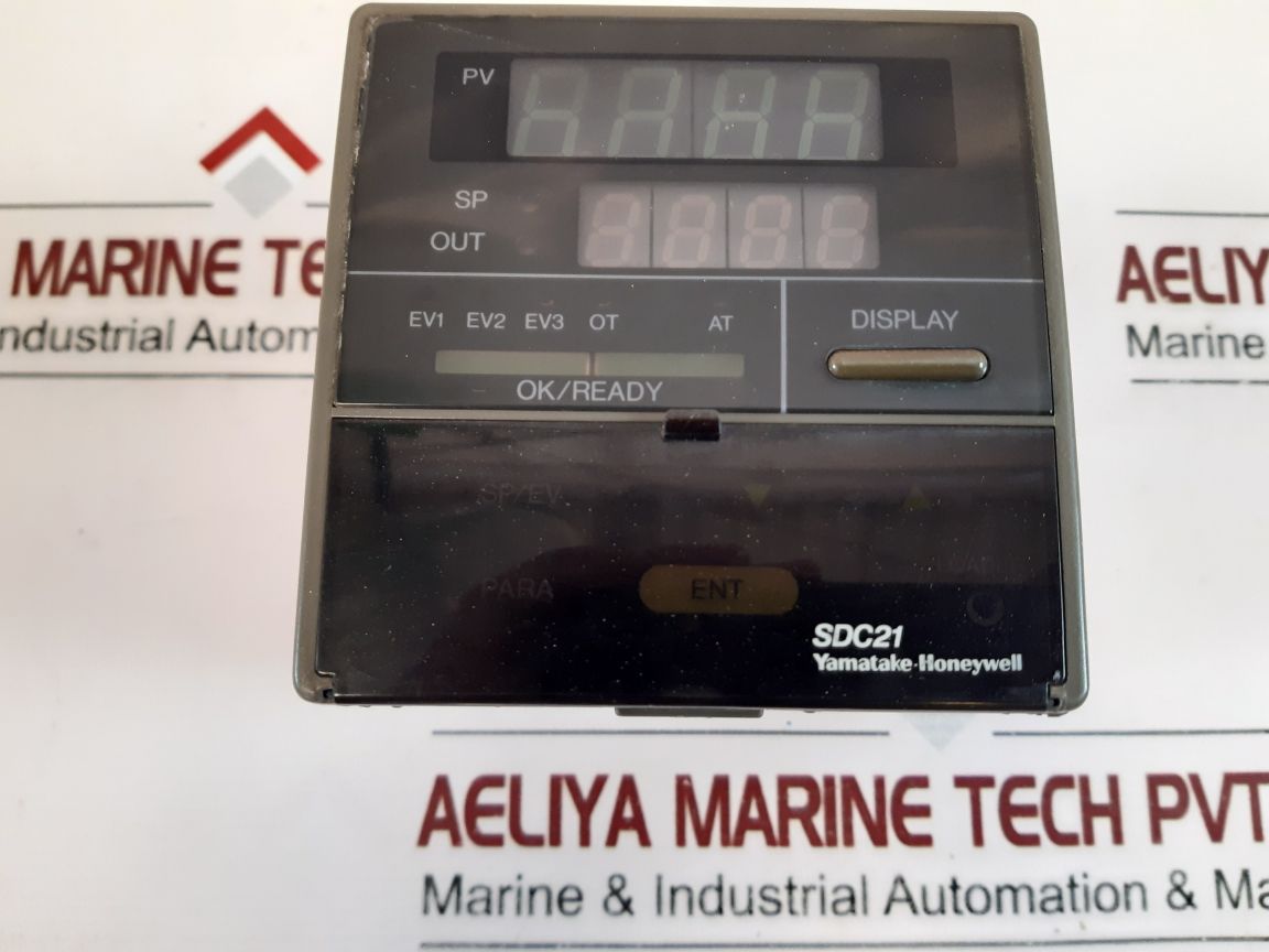 Yamatake Sdc21 Digital Indicating Controller C210Da00501