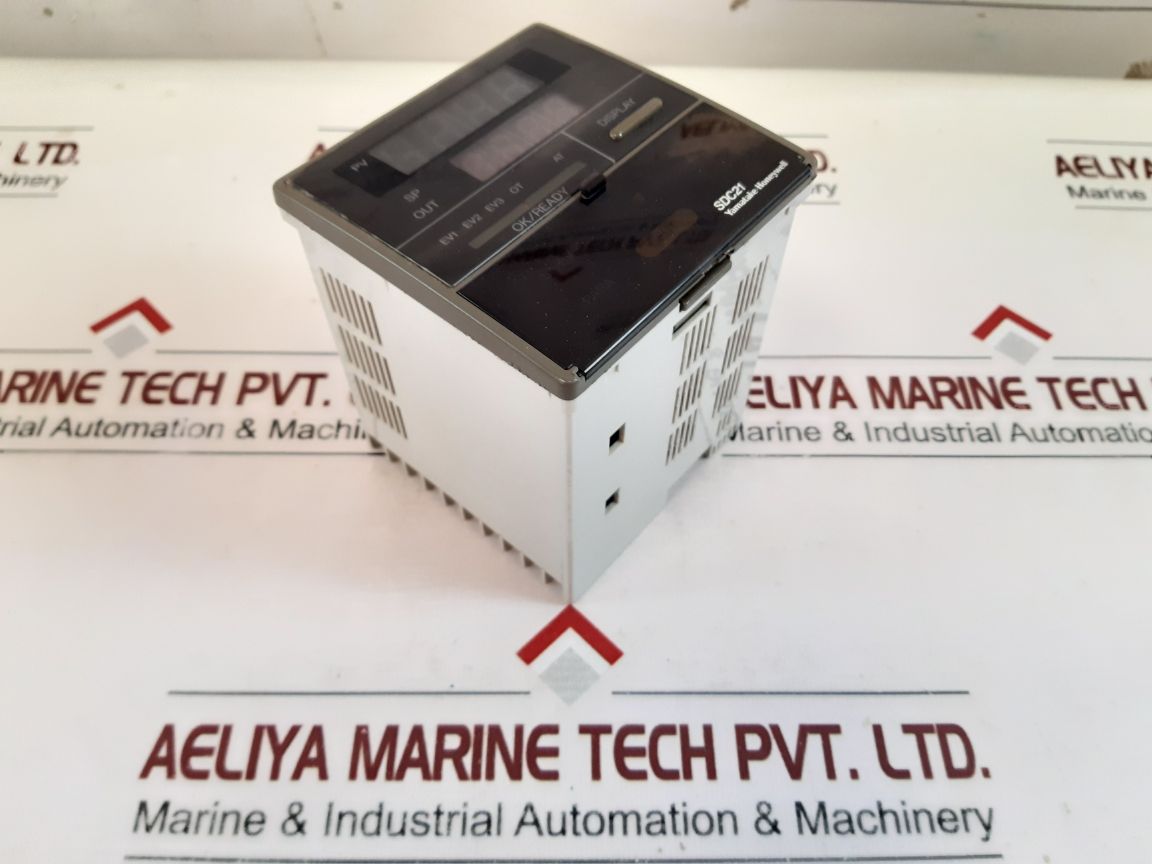 Yamatake Sdc21 Digital Indicating Controller C210Da00501