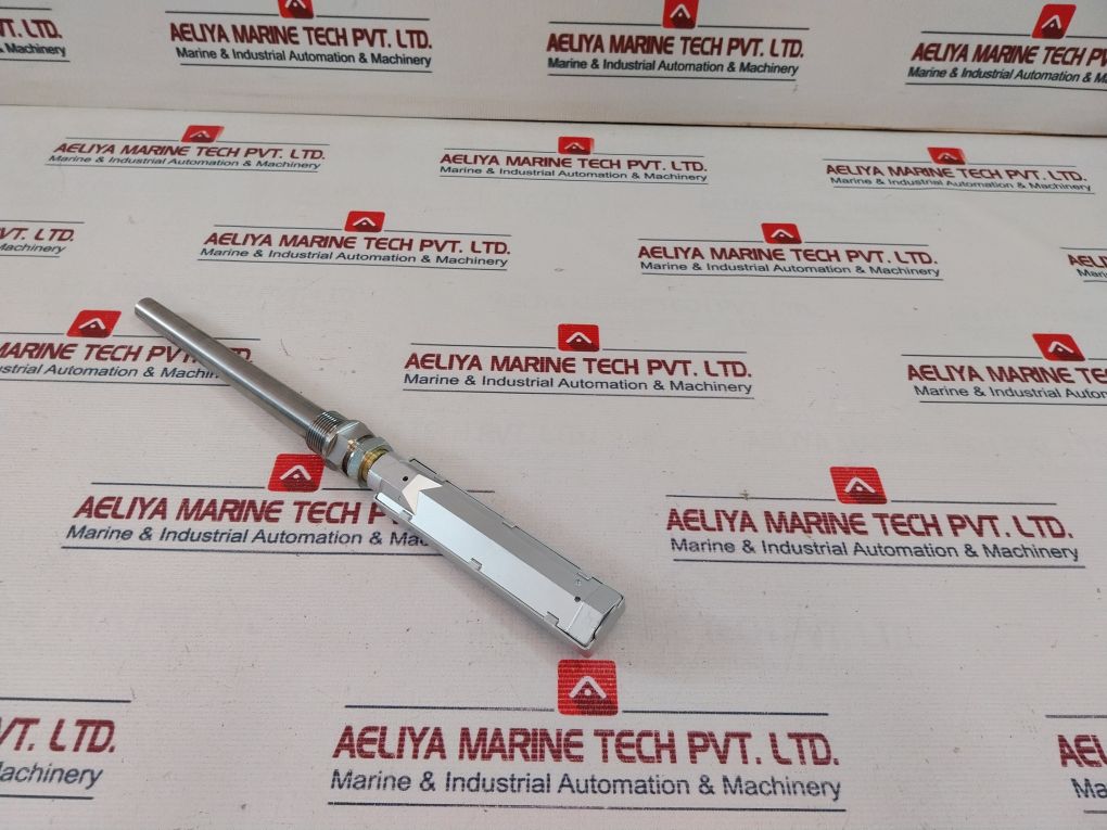 Yamazaki Keiryoki Yks-807 Thermometer With Metal Protective Tube 0-600°C