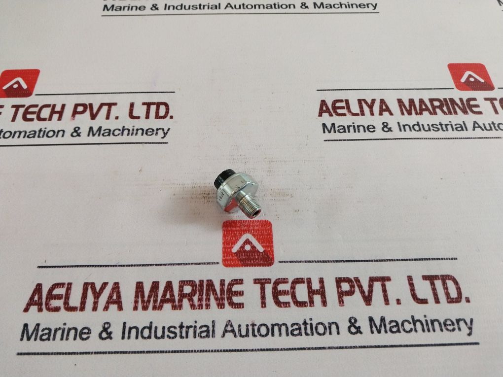 Yanmar 124060-39452 Sender Oil Pressure Switch 