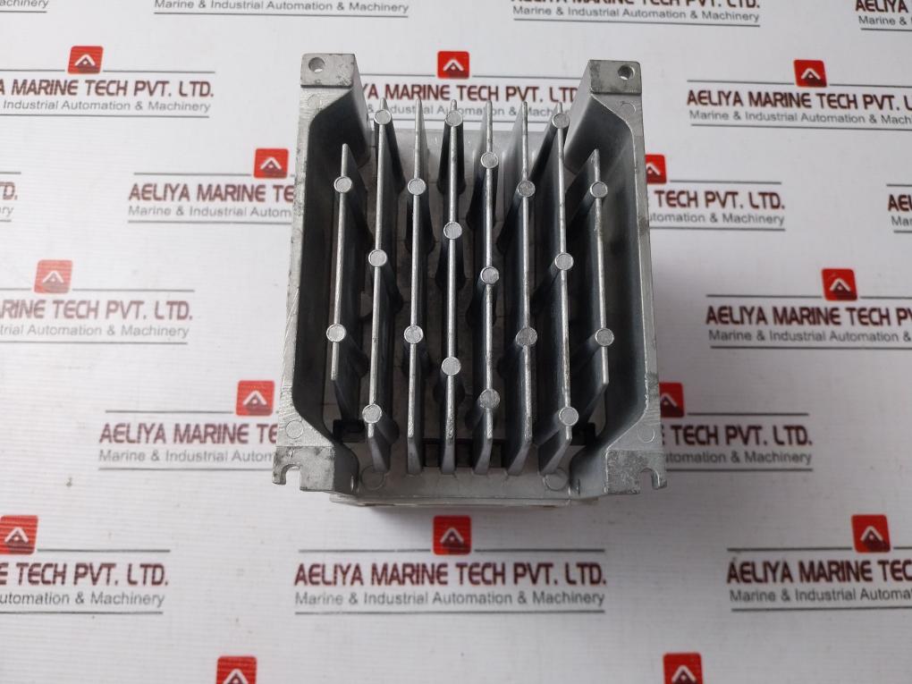 Yaskawa Cdbr-4030D Braking Unit Vvvf Ac Drive Dc 510-680V 15A