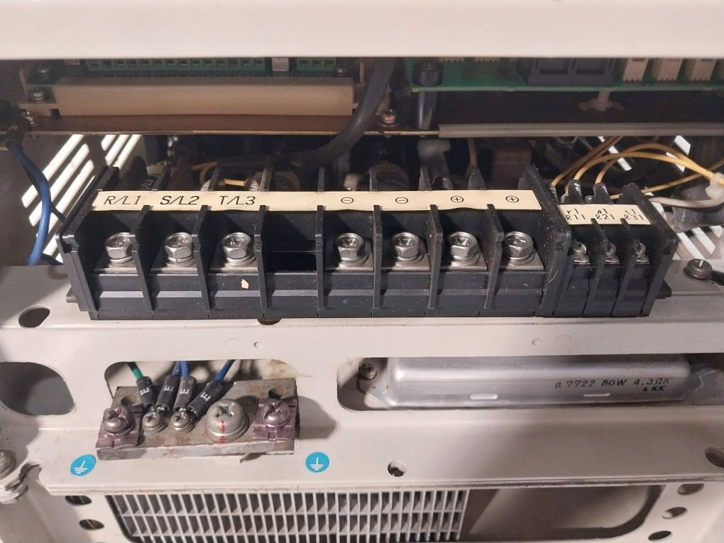 Yaskawa Cimr-d5A4022 Ac. Magnetic Contactor Dc 660V 45A