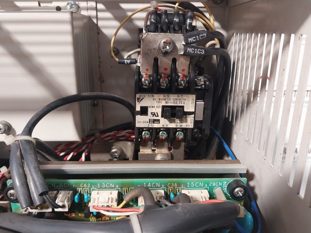 Yaskawa Cimr-d5A4022 Ac. Magnetic Contactor Dc 660V 45A