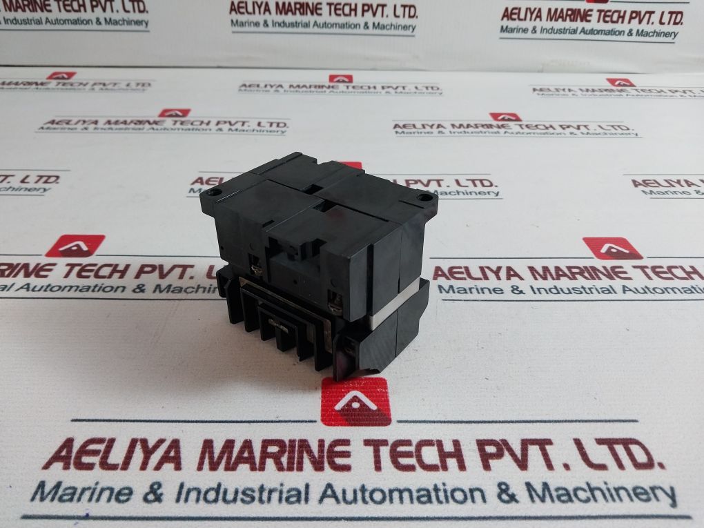 Yaskawa Electric Hc-10E2 Magnetic Contactor