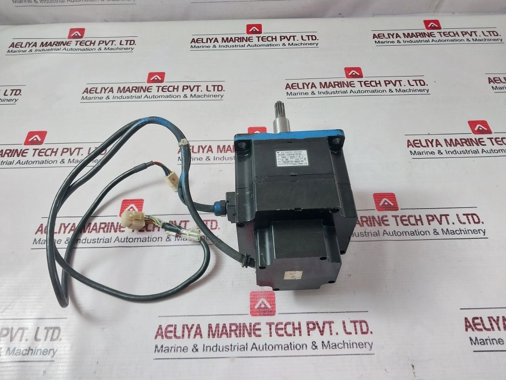 Yaskawa Electric Sgmp-08Awyr32 Ac Servo Motor 