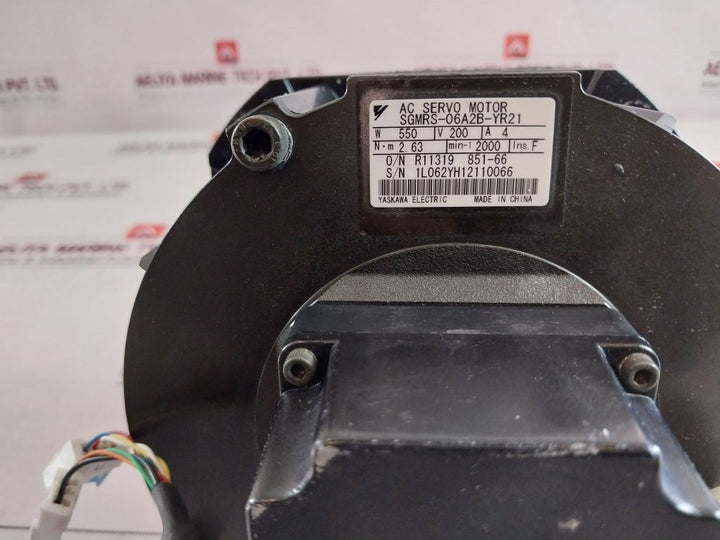 Yaskawa Electric Sgmrs-06A2B-yr21 Ac Servo Motor