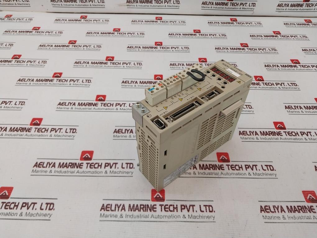Yaskawa Sgdh-02Ae-oy Servo Driver Ver 38A46 3.4A 200-230V