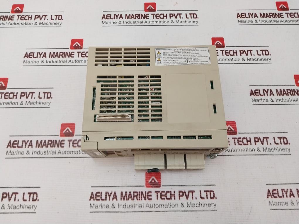Yaskawa Sgdh-02Ae-oy Servo Driver Ver 38A46 3.4A 200-230V