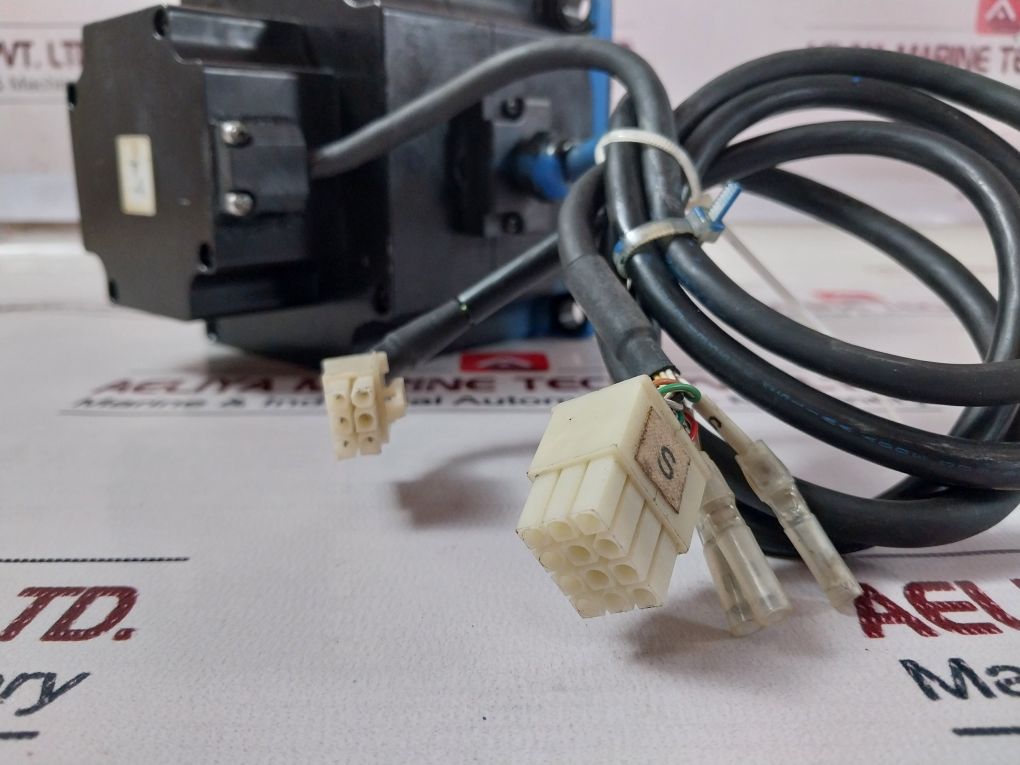 Yaskawa Electric Sgmp-08Awyr33 Ac Servo Motor