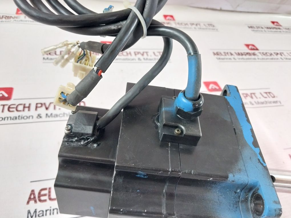 Yaskawa Electric Sgmp-08Awyr33 Ac Servo Motor