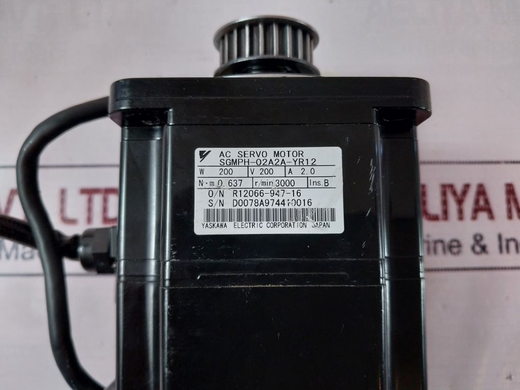 Yaskawa Sgmph-02A2A-yr12 Servo Motor