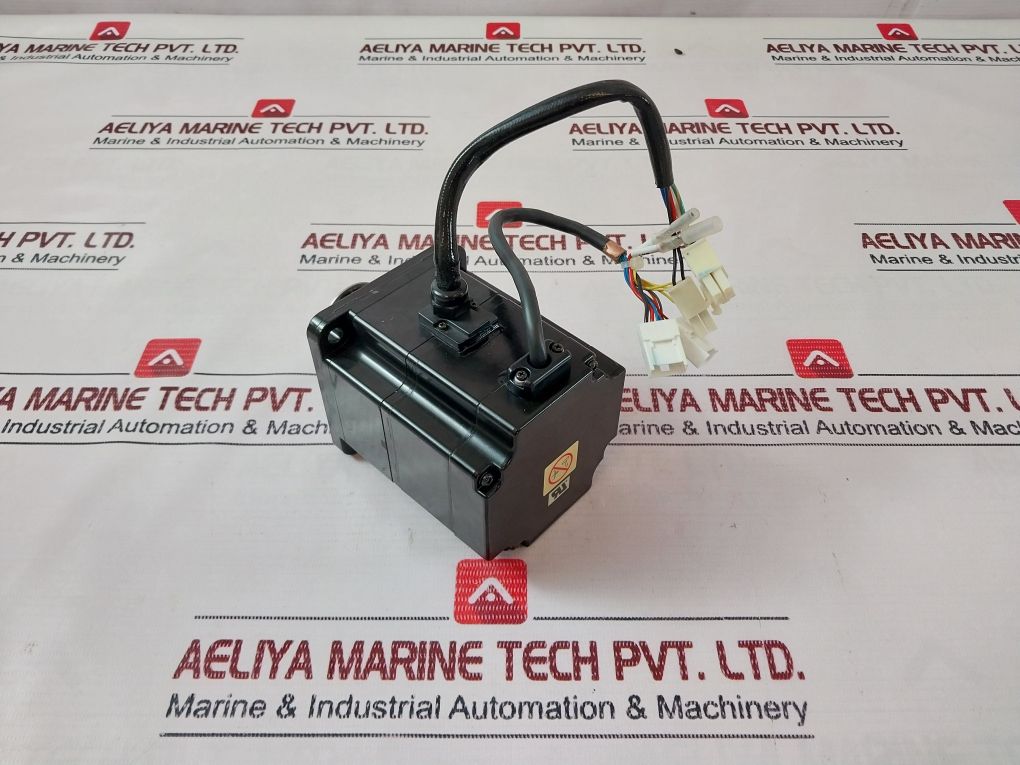 Yaskawa Sgmph-02A2A-yr12 Servo Motor