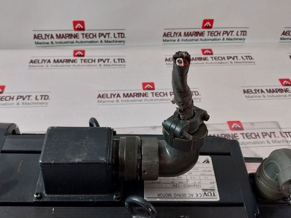 Yaskawa Usamed-12V Servo Motor
