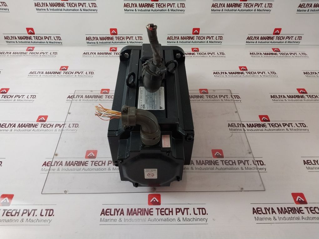 Yaskawa Usamed-12V Servo Motor