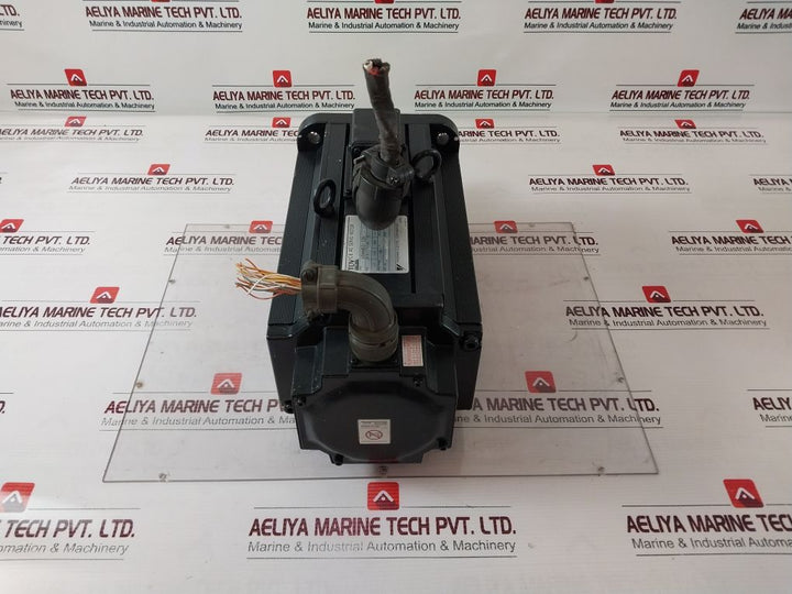 Yaskawa Usamed-12V Servo Motor