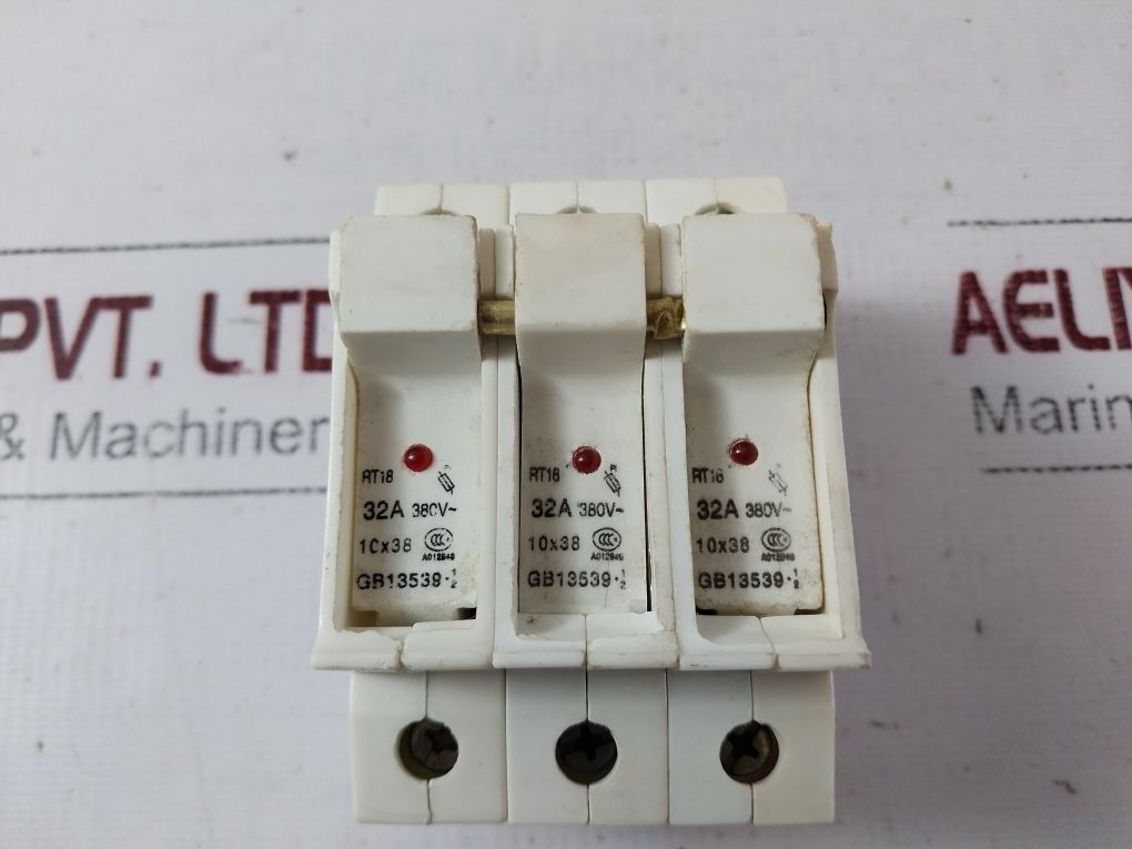 Yinrong Rt18-32 Gb13539.1/2 Fuse Holder Base