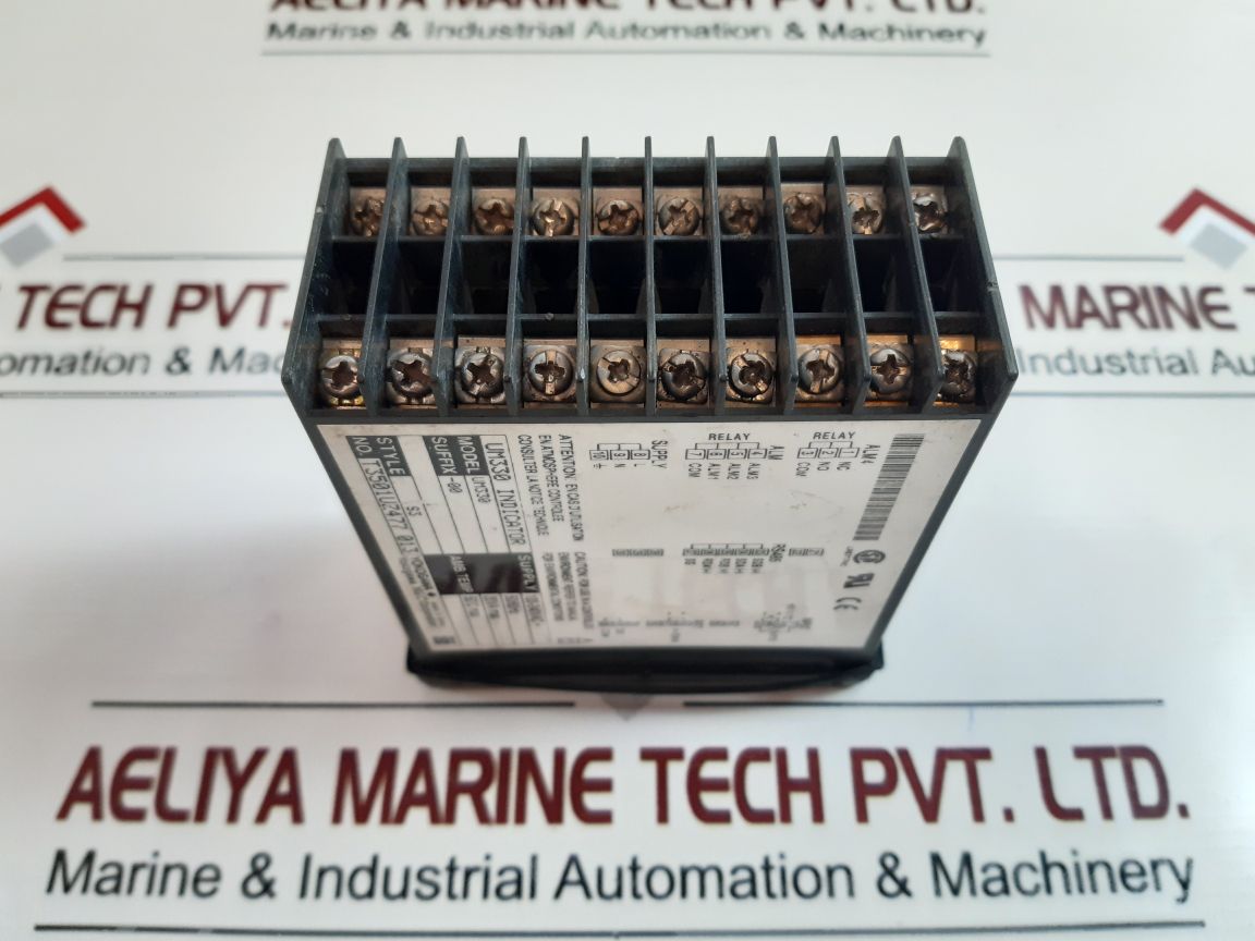 Yokogawa Um330-00 Digital Temperature Indicator
