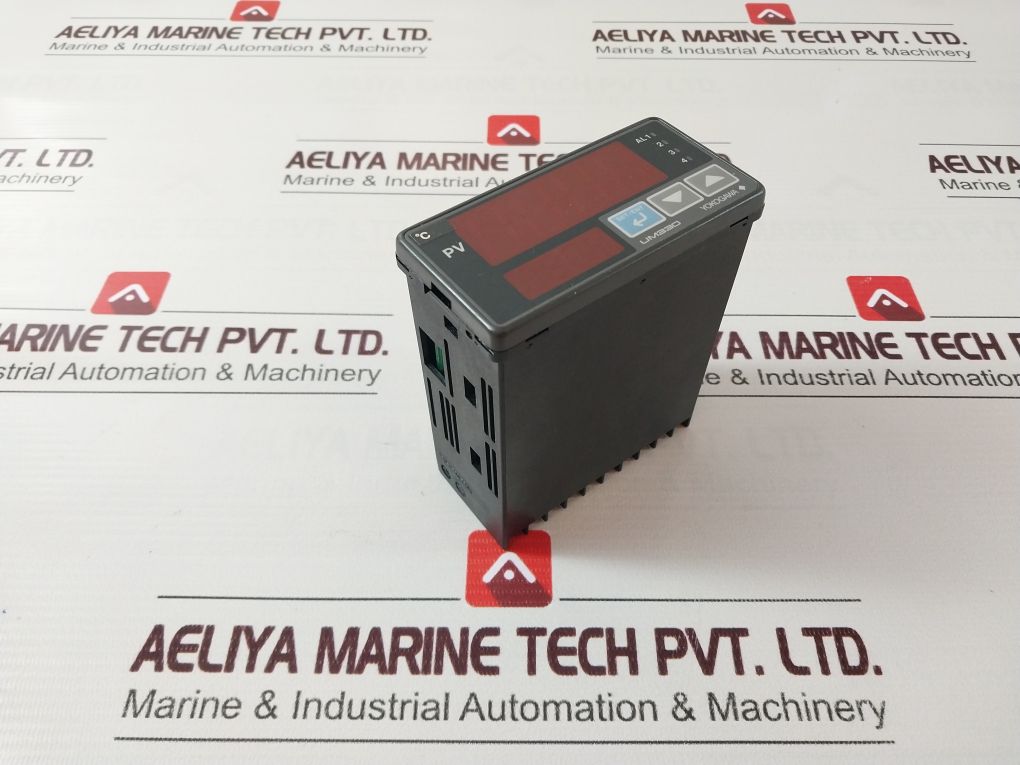 Yokogawa Um330 Digital Indicator 100-240Vac 50/60Hz