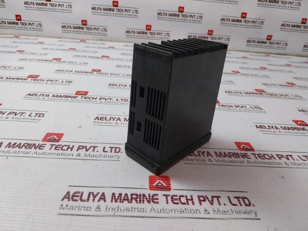 Yokogawa Um330 Digital Temperature Indicator 100-240Vac