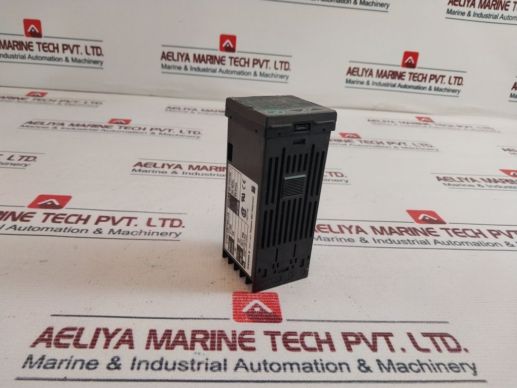 Yokogawa Ut130 Temperature Controller 100-240 Vac