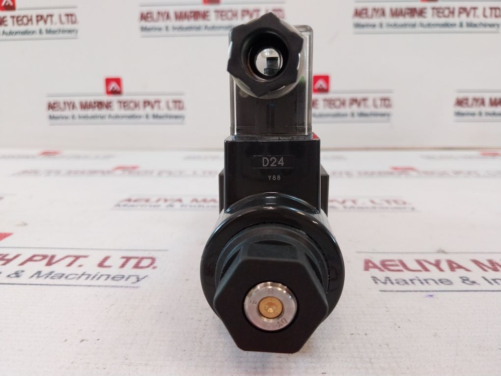 Yuken Dsg-01-3C4-d24-ni-70 Directional Valve