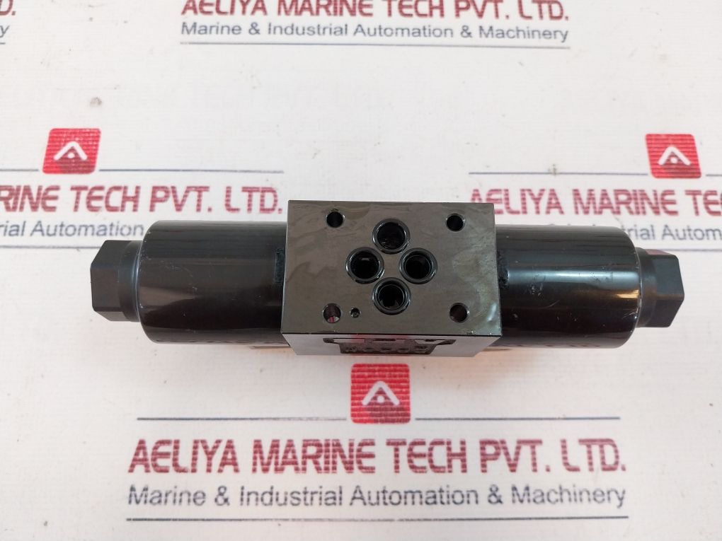 Yuken Dsg-01-3C4-d24-ni-70 Directional Valve