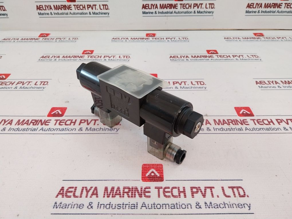 Yuken Dsg-01-3C4-d24-ni-70 Directional Valve
