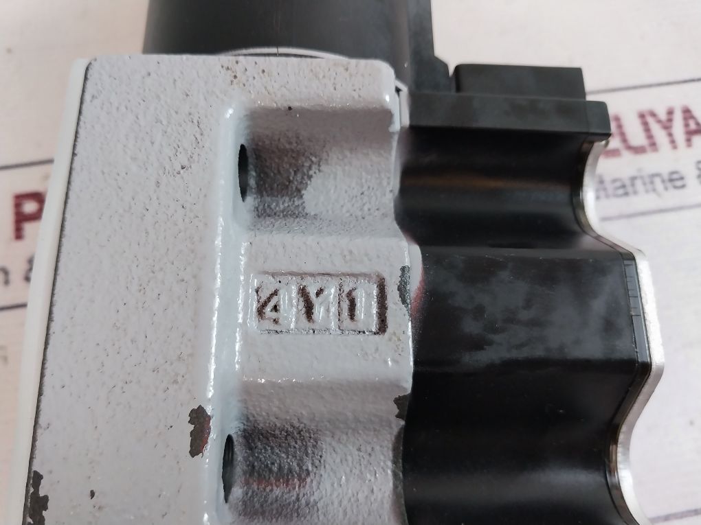 Yuken Dsg-03-3C4-r100-c-50 Directional Valve Vk314717-0-0A