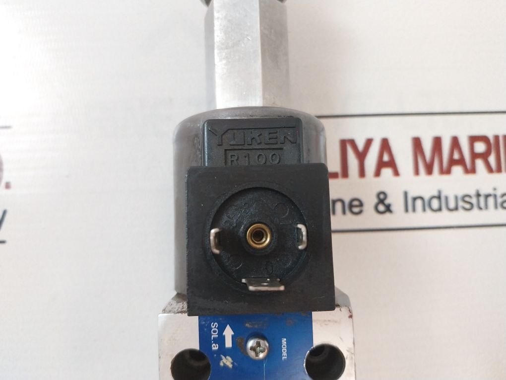 Yuken Dslg-01-3-c-r100-c-n-1012 Directional Valve