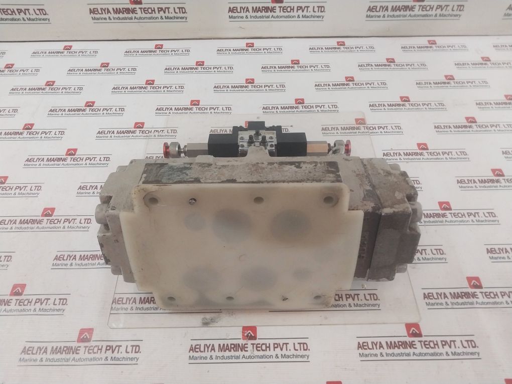 Yuken Tc1G-01-40 Directional Valve S-dshg-10-3C40-c1C2-t-r100-c-41