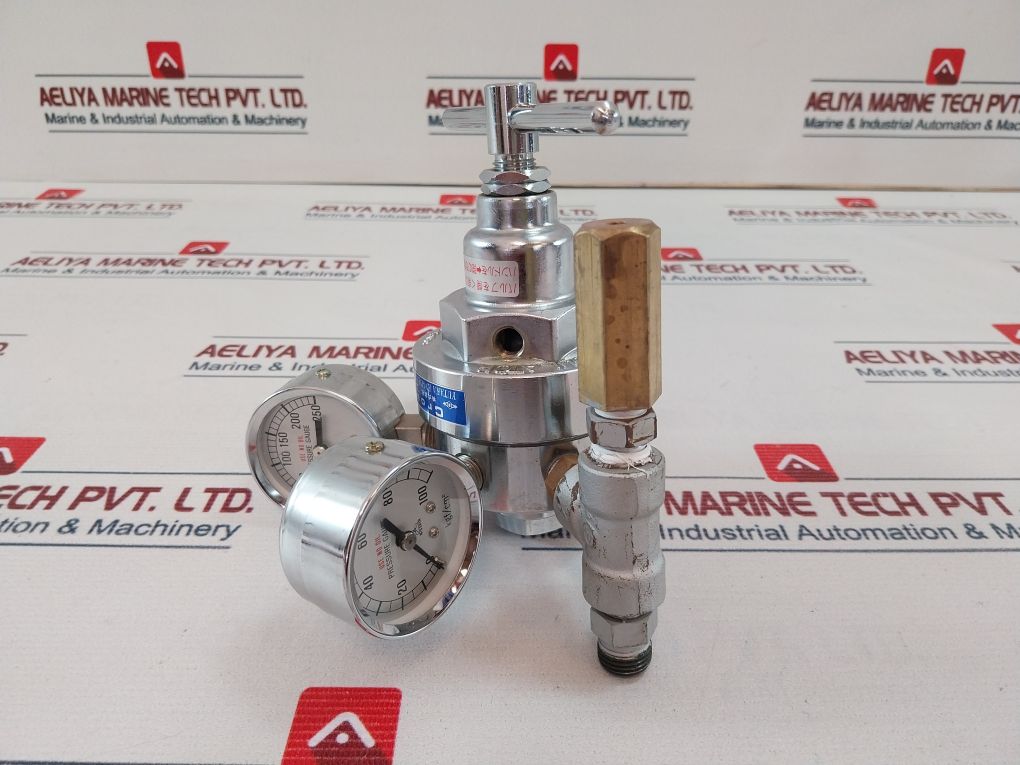 Yutaka Crown 0-250 Kgf/ Cm2 Gas Regulator With Pressure Gauge