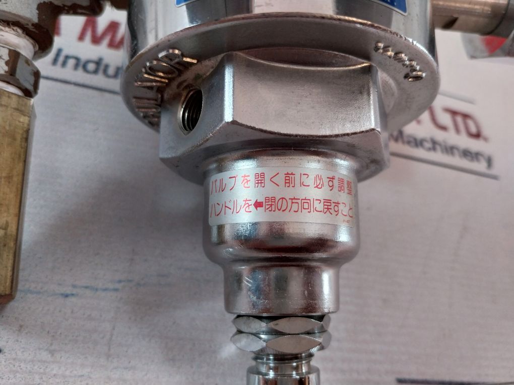 Yutaka Crown 0-250 Kgf/ Cm2 Gas Regulator With Pressure Gauge