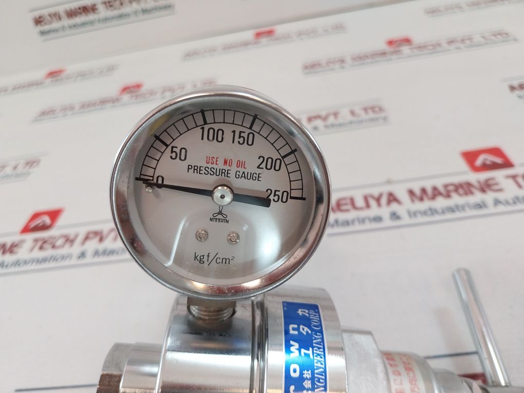 Yutaka Crown 0-250 Kgf/ Cm2 Gas Regulator With Pressure Gauge