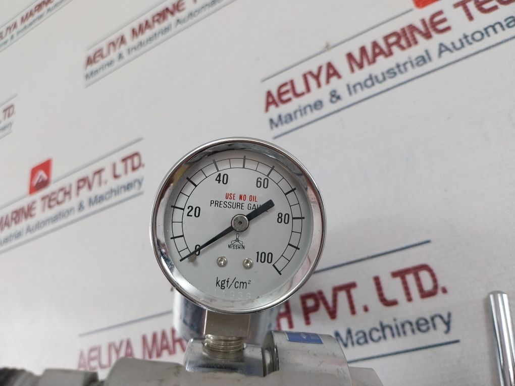 Yutaka Crown 0-250 Kgf/ Cm2 Gas Regulator With Pressure Gauge