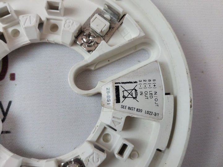 Ziton Z6-bs1 Surface Mounting Detector Base 83901.103
